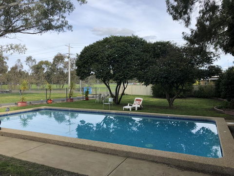 Wattle Motel - Sunshine Coast Tourism 1