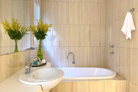 Wattle Terrace - Sunshine Coast Tourism 3