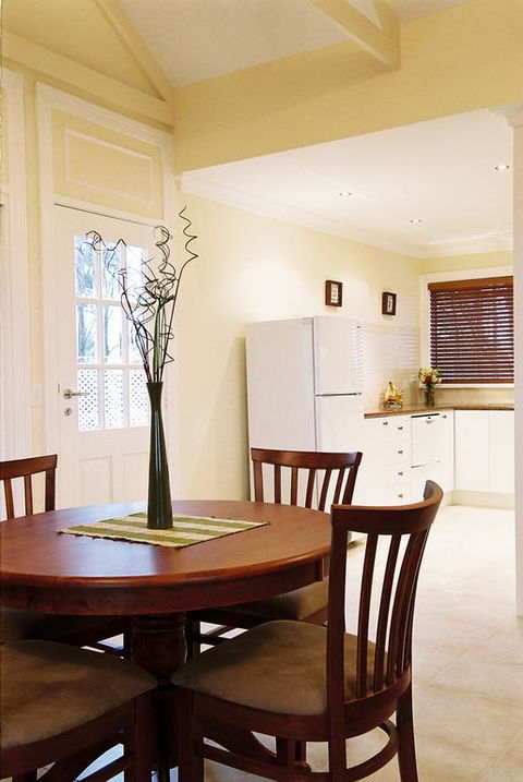Waverley House Cottages - Sunshine Coast Tourism 3