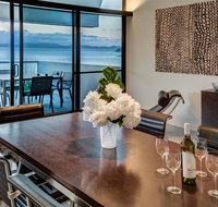 Waves 3 Luxury 3 Bedroom Endless Ocean Views Central Location  Buggy - Sunshine Coast Tourism