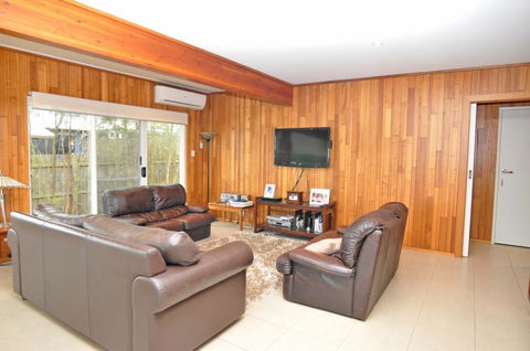 WELCOME BREAK - PET FRIENDLY - Sunshine Coast Tourism 1