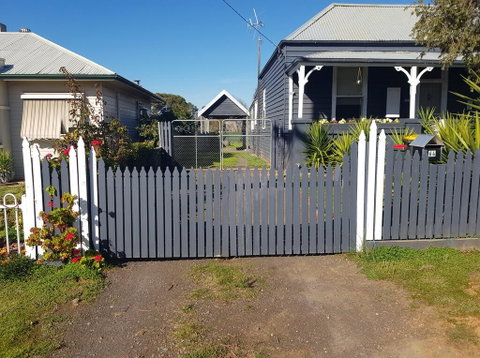 Welcome Stranger Cottage - Sunshine Coast Tourism 1