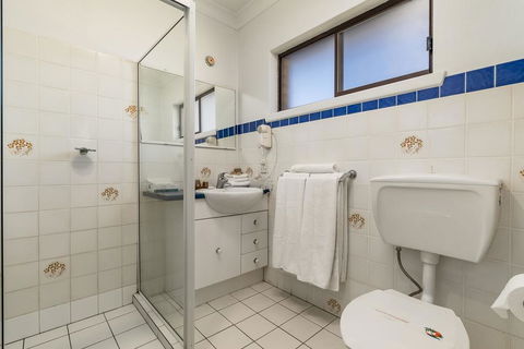 West End Motor Lodge - Holiday Sunshine Coast 1