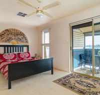 West Lakes Townhouse - Holiday Sunshine Coast