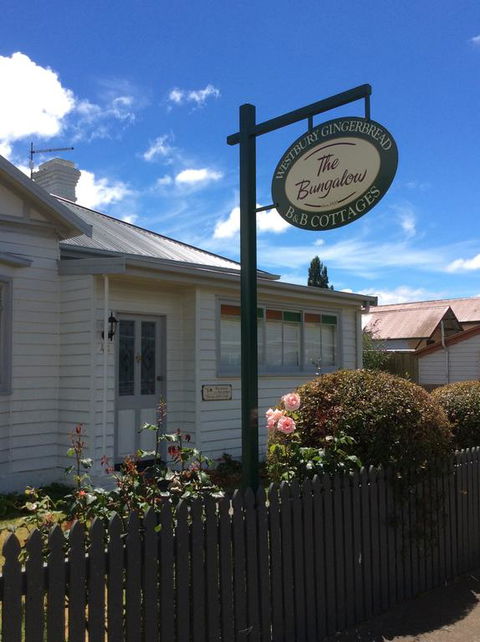 Westbury Gingerbread Cottages - Sunshine Coast Tourism 1