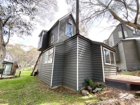 Westons - Sunshine Coast Tourism 2