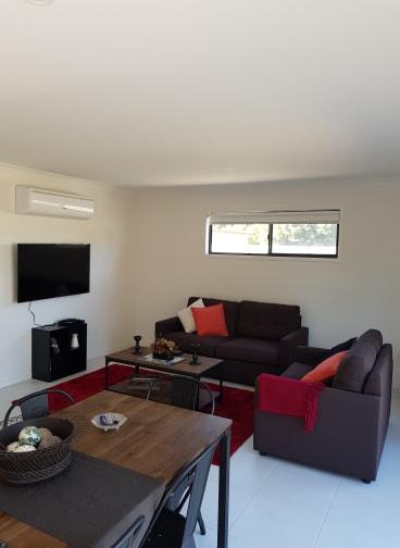 White Caps B - New Styles & Spacious Home - Sunshine Coast Tourism 3