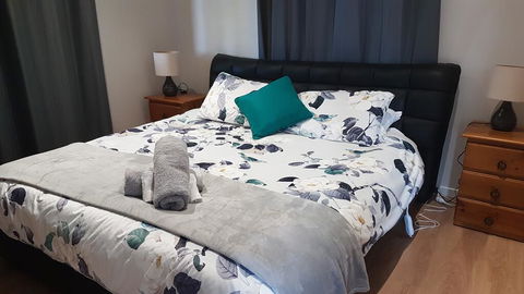 White Cedar Cottage - Sunshine Coast Tourism 3