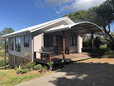 White Cedar Cottage - Sunshine Coast Tourism 0