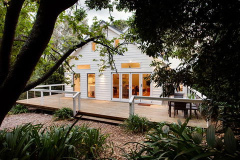 White Cottage - Sunshine Coast Tourism 3