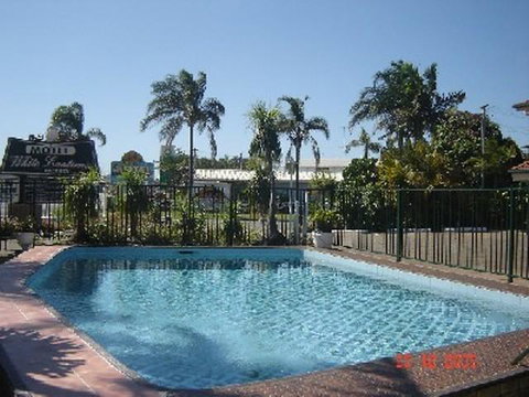 White Lanterns Motel - Sunshine Coast Tourism 0