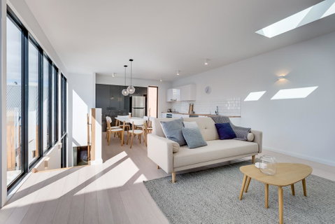 White Room Apartments - Sunshine Coast Tourism 0