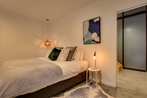 White Room Apartments - Sunshine Coast Tourism 1