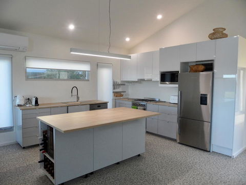 WHITE SHELLS HOLIDAY RENTAL - Sunshine Coast Tourism 2