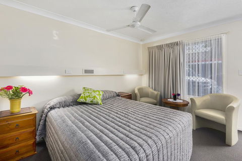 Whiteoaks Motel & Lodges - Sunshine Coast Tourism 3