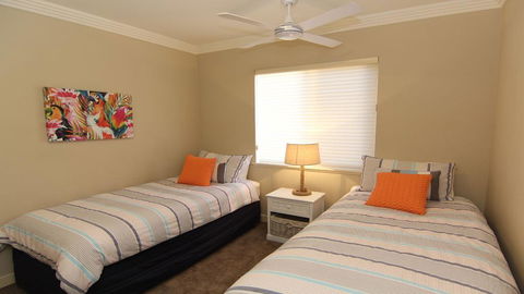 Whitesands 301 - Main Beach Location - Sunshine Coast Tourism 3