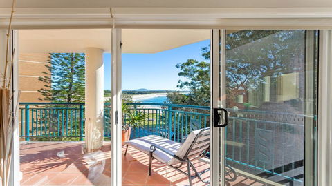 Whitesands 301 - Main Beach Location - Sunshine Coast Tourism 2