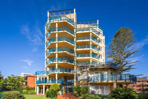 Whitesands 501 - Main Beach Location - Sunshine Coast Tourism 0