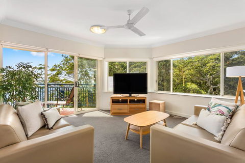 Whitesands 501 - Main Beach Location - Sunshine Coast Tourism 3
