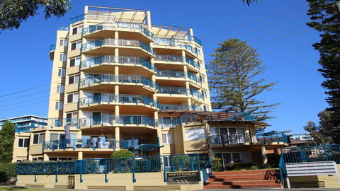 Whitesands G2 - Main Beach Location - Sunshine Coast Tourism 0