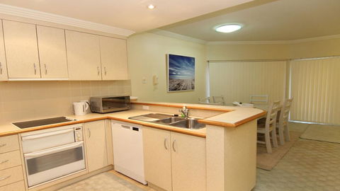 Whitesands G2 - Main Beach Location - Sunshine Coast Tourism 2