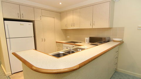 Whitesands G2 - Main Beach Location - Sunshine Coast Tourism 1