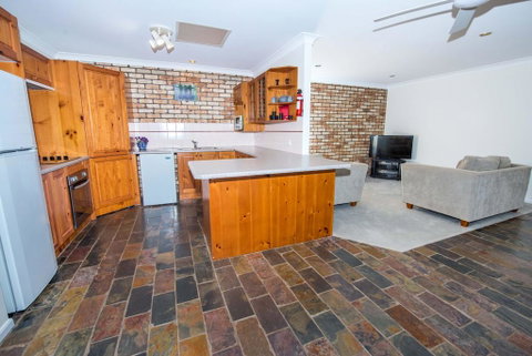 Whitesands Road, Unit 2/12 - Sunshine Coast Tourism 3
