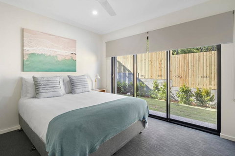 WHITSUNDAY Brand New Townhouse Close To Boardwalk - Holiday Sunshine Coast 3