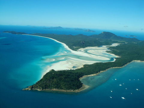 Whitsunday On The Beach - Sunshine Coast Tourism 1