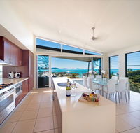 Whitsunday Views - Airlie Beach - Sunshine Coast Tourism