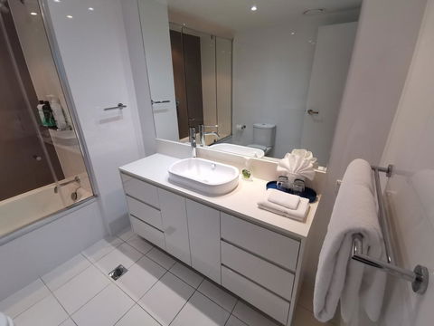 Widest Ocean View And Balcony Luxury Apt - Sunshine Coast Tourism 2