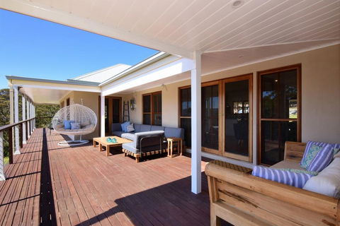 Wild Peace Mountain Lodge - Kangaroo Valley - Sunshine Coast Tourism 1