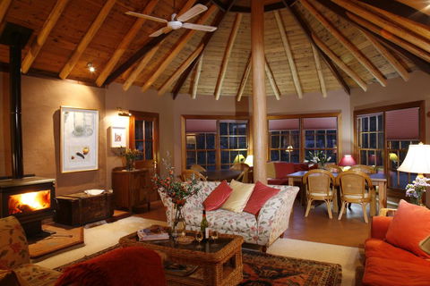 Wildwood Guesthouse - Sunshine Coast Tourism 0