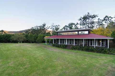 Willabrook Retreat - Mojo Cottage - Romantic Escape! - Holiday Sunshine Coast 1