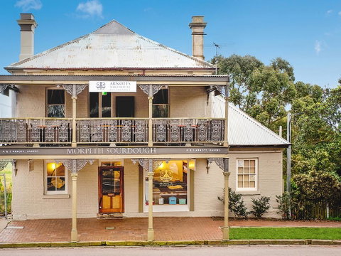 William Arnott Hotel - Holiday Sunshine Coast 0