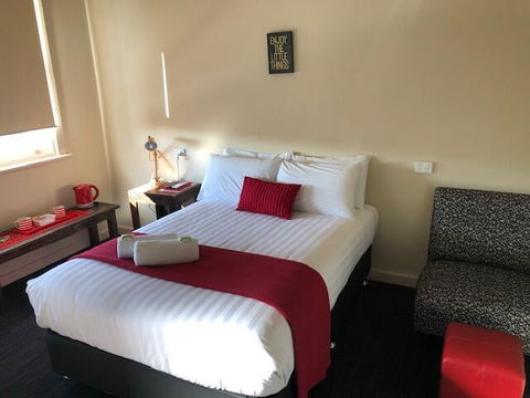 William Farrer Hotel - Holiday Sunshine Coast 0