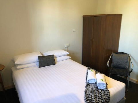 William Farrer Hotel - Holiday Sunshine Coast 1