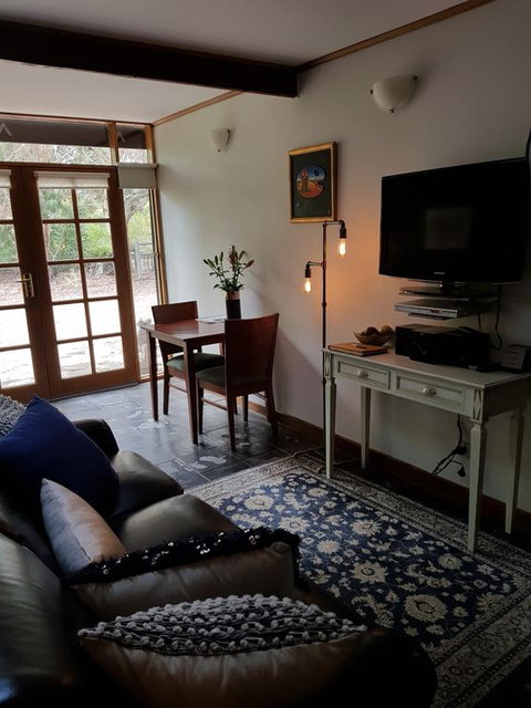 William Hunt's Retreat - Redwood Studio - Sunshine Coast Tourism 3