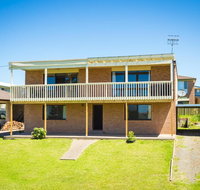Williams Wonder - Large Beach House - Sunshine Coast Tourism