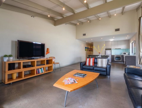 Wilson Ave Unit 2, 13 Wilson Ave - Sunshine Coast Tourism 1