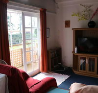 Wind Song Mountain Retreat - Sunshine Coast Tourism