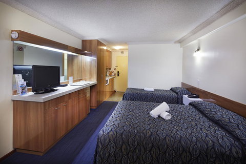 Windsor Lodge - Sunshine Coast Tourism 2