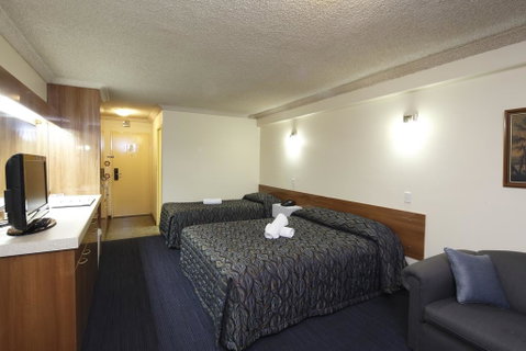 Windsor Lodge - Sunshine Coast Tourism 1