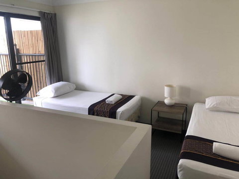 Windsurfer Resort - Sunshine Coast Tourism 2