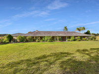 Wine Country Homestead 4-6br House