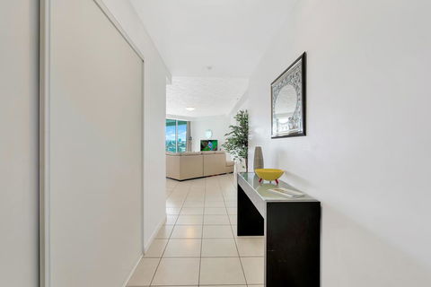 Wings Luxury Apartment Pink Poodle - Sunshine Coast Tourism 0