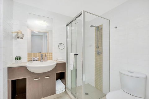 Wings Luxury Apartment Pink Poodle - Sunshine Coast Tourism 3