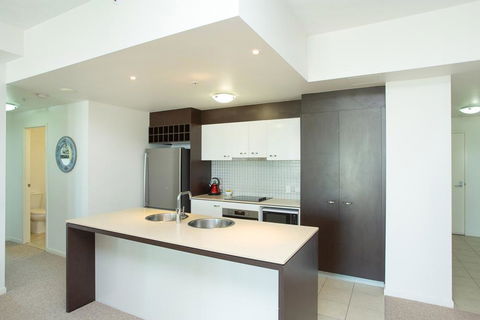 Wings Resort - Private Apartments - Sunshine Coast Tourism 3