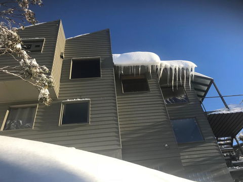 Winterbrook Chalet - Sunshine Coast Tourism 0