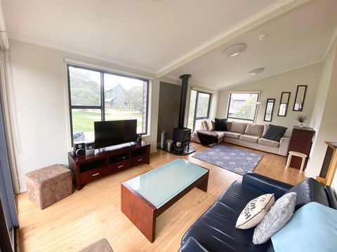 Winterfell - Sunshine Coast Tourism 1